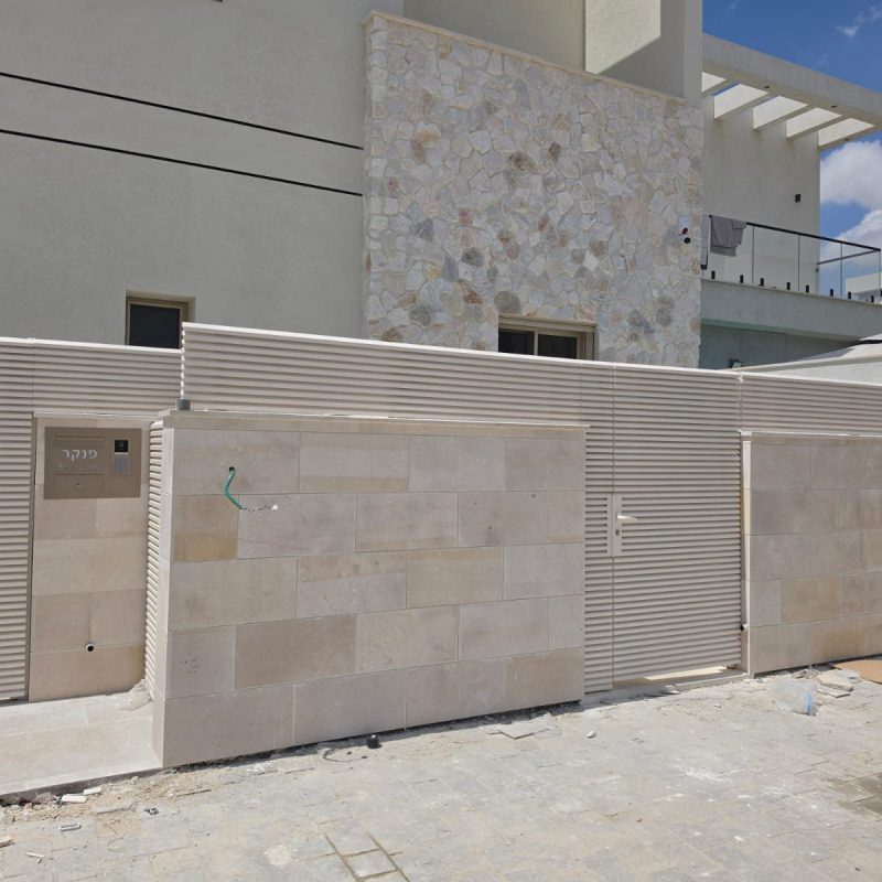 שערי כניסה מאלומיניום – קינג דור