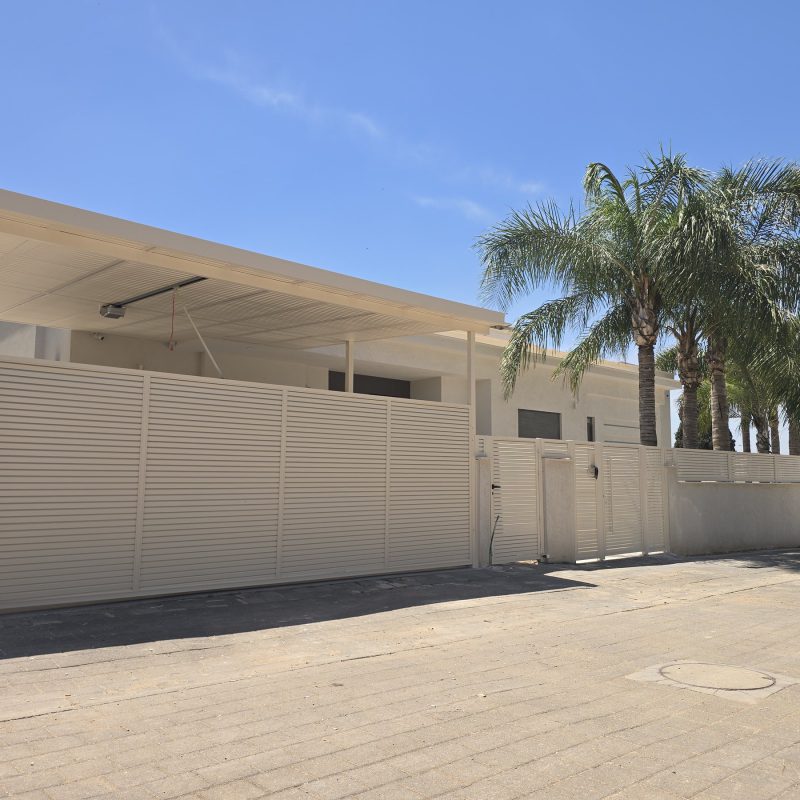 שערי אלומיניום לחנייה – קינג דור